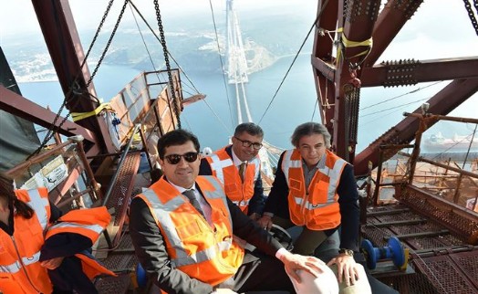 BAŞKAN HAZİNEDAR BAŞKANLAR´LA 3. KÖPRÜ´YÜ ZİYARET ETTİ
