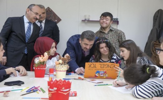 Başkan Usta'dan Yaratıcı İkizler Atölyesi'ne Ziyaret
