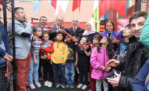 BAŞKAN KILIÇ`DAN KAĞITHANELİ ÇOCUKLARA PARK HEDİYESİ