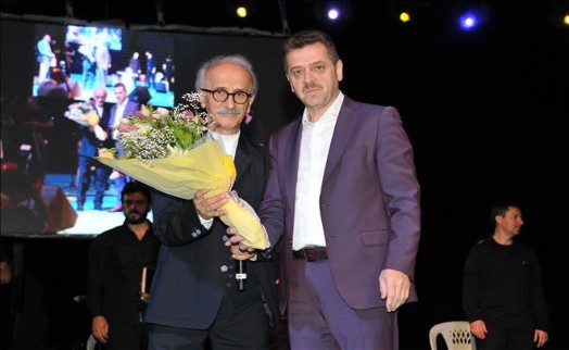 SAMİ SAVNİ ÖZER İLAHİLERİYLE GAZİOSMANPAŞALILARIN GÖNLÜNE HİTAP ETTİ