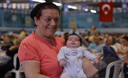 Umut Bebek ?Sevgi Sofrası?na Konuk Oldu