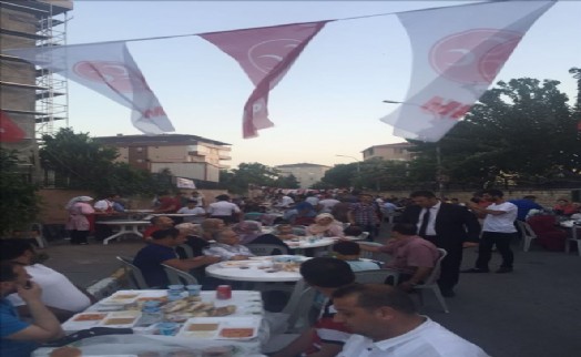 Tuzla MHP İçmeler Mahallesi´nde Iftar Programı Düzenledi
