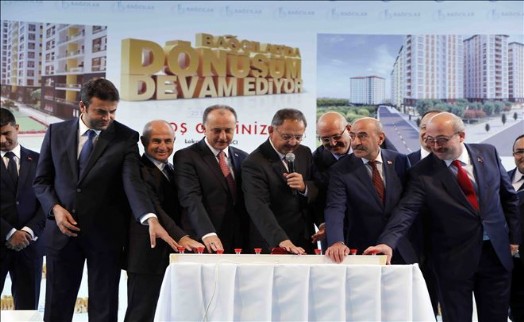 ?Çevre ve Şehircilik Bakanı, Bağcılar´da 1903 Daireli İki Sitenin Temelini Attı?
