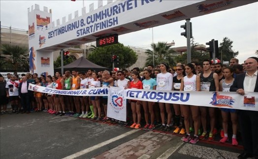 Zeytinburnu´nda Çifte Cumhuriyet Bayramı