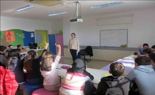 ?Dünya Felsefe Günü´nde Öğrencilerinden Şaşırtan Sorular?