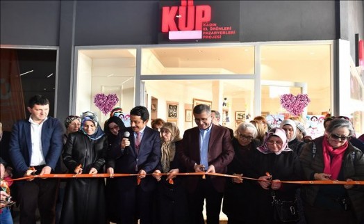 ÜSKÜDARLI KADINLARIN EL EMEKLERİ KÜP MAĞAZASINA TAŞINIYOR