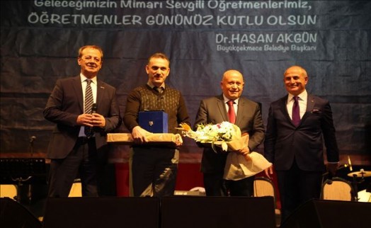 Başkan Akgün: Öğretmen en üst düzey memur maaşı almalı