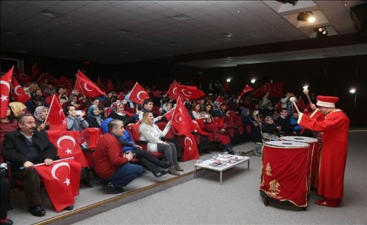 KÜÇÜKÇEKMECE´DE ZİHİNSEL ENGELLİLER MEHTERAN TAKIMI´NIN ÖZEL GÖSTERİSİ