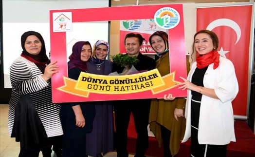 Tuzla´nın Gönüllü Kadınları, Dünya Gönüllüler Günü´nü Birlikte Kutladı