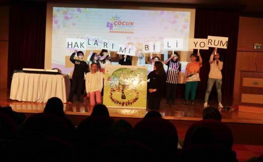 ÇOCUKLAR HAKLARINI SANATLA ANLATTI