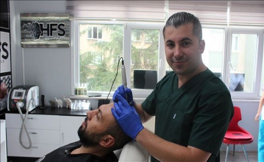 ALOPESİ HASTALARINA 3 BOYUTLU SAÇ SİMÜLASYONU
