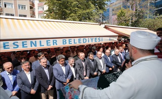 BAŞKAN KARADENİZ´İN ANNESİ SON YOLCULUĞUNA UĞURLANDI