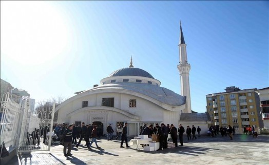 Bağcılar´da Fahreddin Paşa Camii İbadete Açıldı
