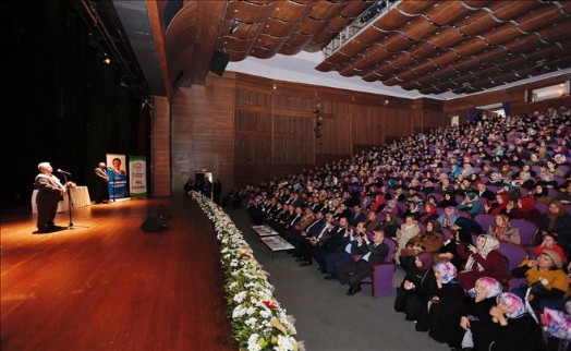PEYGAMBER EFENDİMİZ DUA VE SELALARLA ANILDI