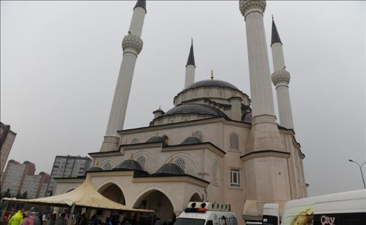 Esenyurt İbrahim Mermer Camii Mevlit Kandili´nde ibadete açıldı