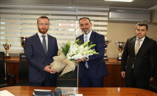İSPARK´TAN BAYRAK DEĞİŞİMİ