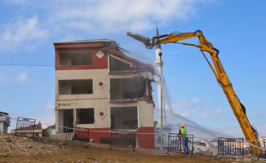 KAĞITHANE YAHYA KEMAL'DEKİ TÜM RİSKLİ YAPILAR YIKILDI