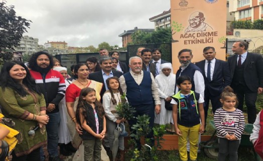 SARIYER'DE GANDHİ'NİN DOĞUM GÜNÜ KUTLANDI