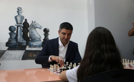 KARTALLI ÇOCUKLAR SATRANÇ AKADEMİSİ'NE KAVUŞTU