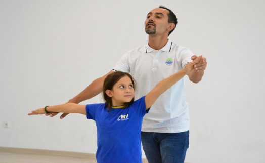 MİNİK UMAY SARMEK'LE HAYALİNE KAVUŞTU