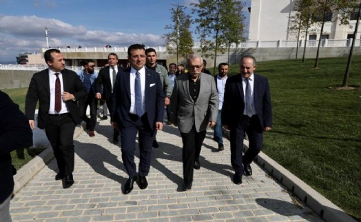İMAMOĞLU'NDAN BÜYÜK ÇAMLICA CAMİİ ZİYARETİ