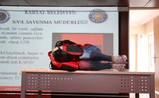 KARTAL BELEDİYESİ'NDEN ÖĞRETMENLERE İLK YARDIM VE AFET BİLİNÇLENDİRME EĞİTİMİ