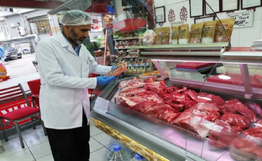 BAYRAMPAŞA'DAKİ KASAPLARA VE BALIKÇILARA SIKI DENETİM