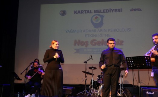 SANATÇI ZUHAL OLCAY VE OTİZMLİ BİREYLERDEN KARTAL'DA MUHTEŞEM KONSER
