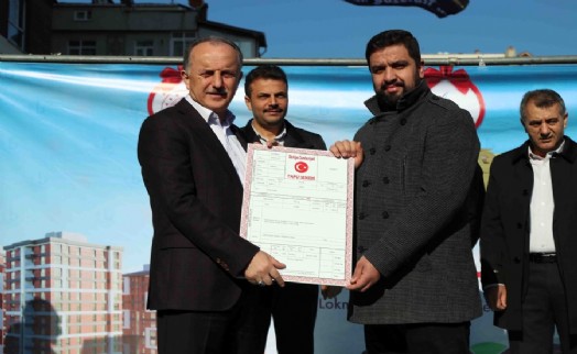 BAĞCILAR'DA TAPU COŞKUSU