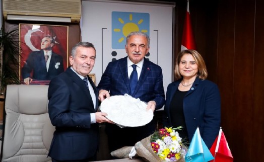BAŞKAN YILDIRIM'DAN İYİ PARTİ ÜMRANİYE'YE ZİYARET