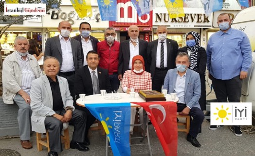 BERNA SUKAS, ÜMRANİYE'DE ÜYELERE ROZET TAKTI