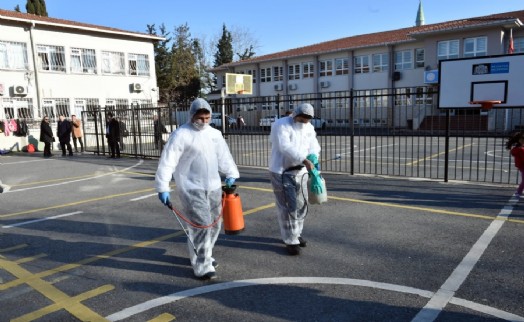 BEŞİKTAŞ'TA KORONAVİRÜSE KARŞI DEZENFEKTE ÇALIŞMALARINA HIZ VERİLDİ