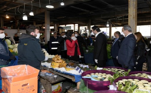BAŞKAN RIZA AKPOLAT CUMARTESİ PAZARI'NDA DENETİME ÇIKTI!
