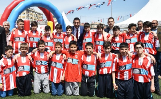 23 NİSAN'DA BEŞİKTAŞ'TA ONLİNE GEÇİT TÖRENİ YAPILACAK!