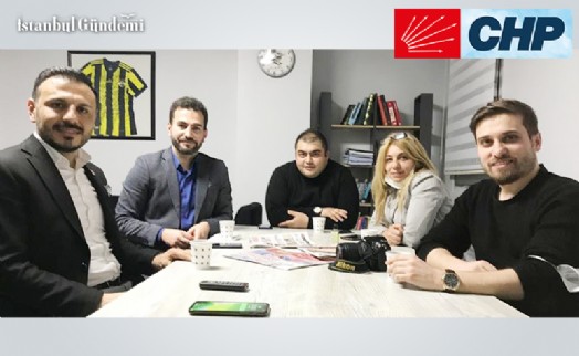 BAŞKAN ÖZGÜR ÇELİK'TEN, 10 OCAK ÇALIŞAN GAZETECİLER GÜNÜ'NDE JEST