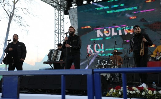 Sarıyer'de öğretmenler açık hava konserinde eğlendi
