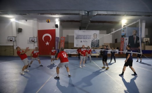 Kartal Belediyesi'nin 2021 Voleybol Turnuvası başladı