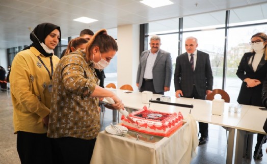 Başkan Yıldırım'dan personele doğum günü sürprizi