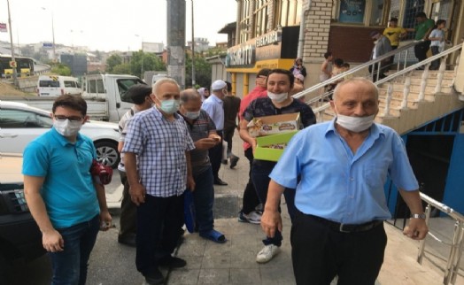 İYİ Parti Şişli'den Yaklaşık 400 Cami Cemaatine ikram
