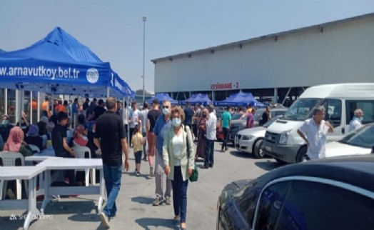 Özlem Kutbay, Kurban Satış Yerlerinde Çalışanları Ziyaret Etti