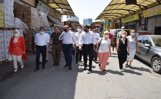 CHP heyeti Rami Gıda Toptancıları Hali'nde esnafın dertlerini dinledi