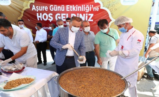 Bağcılar'da 20 bin kişiye aşure ikramı