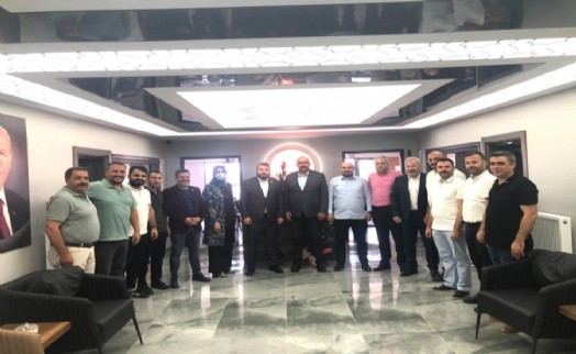 AK Parti'den Arnavutköy MHP'ye ‘hayırlı olsun' ziyareti