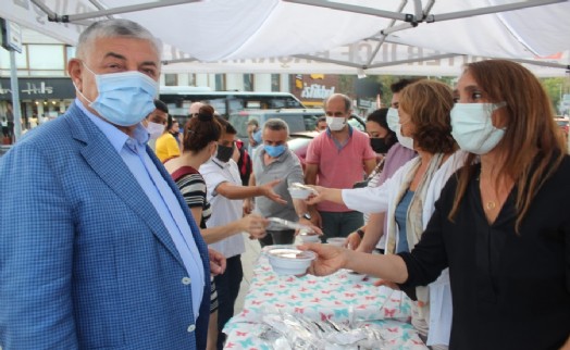 CHP Sarıyer'den aşure lokması ikramı