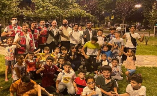 Yeniden Refah Partili Gençler, Vatandaşlara Erbakan'ın Selamını iletti