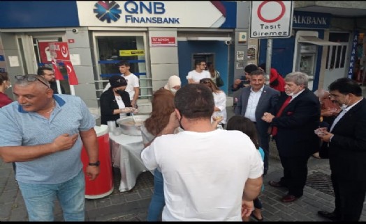 BBP Tuzla'dan vatandaşlara aşure ikramı
