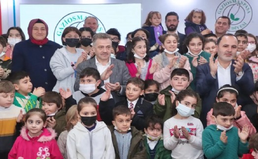 AK Parti Gaziosmanpaşa çocukların yüzünü güldürdü