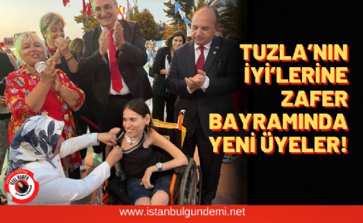 İyi Parti Tuzla'dan rozet takma merasimi