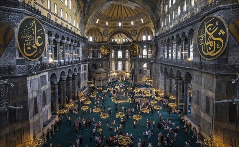 Ayasofya Camii için flaş karar! Girişler ücretli mi oluyor?