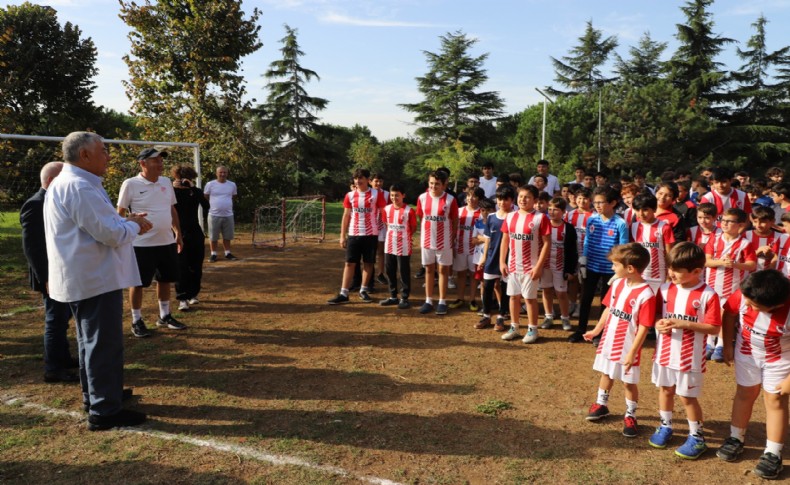 Şükrü Genç Sarıyerli sporcuların heyecanına ortak oldu